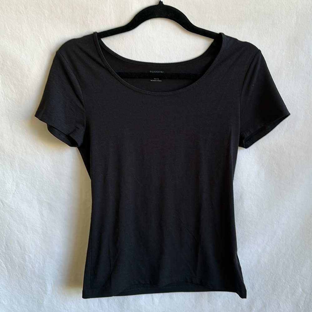 Danskin Now black short sleeve scoop neck tee, size M